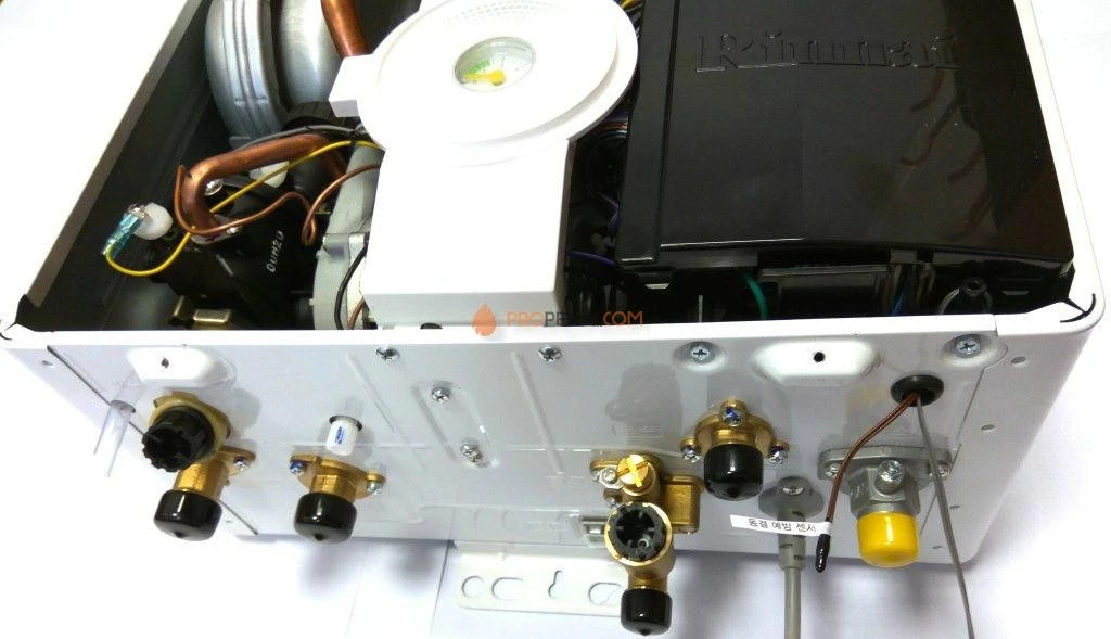 Газовый котел RINNAI BR-R18+ Wifi | 18.6 кВт | 186 м.кв.