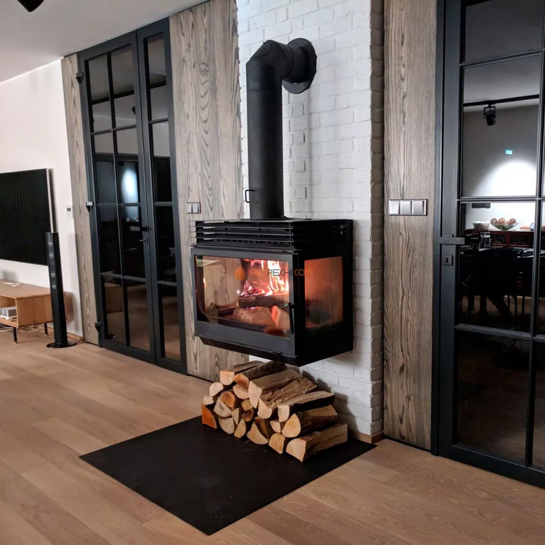 Печь-камин Liseo Castiron LCI 9 GLR Wall, два боковых стекла